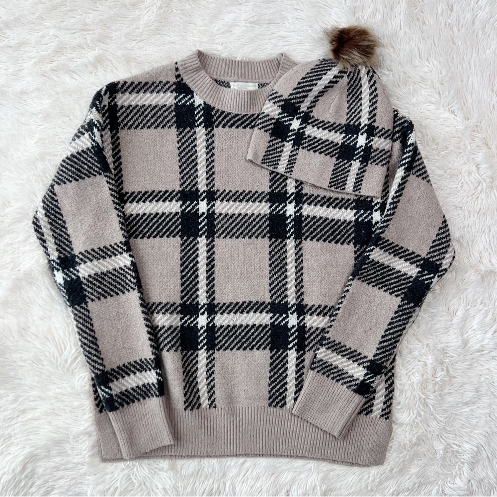 Christian Siriano black and tan plaid sweater with matching hat crewneck…